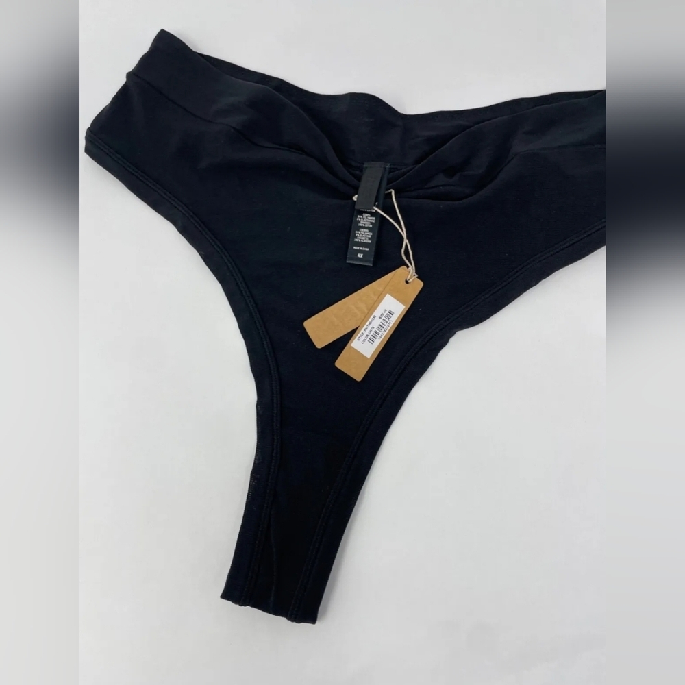 SUMMER MESH MID WAIST THONG (ONYX/DEEP SEA):A perfect lightweight panty option